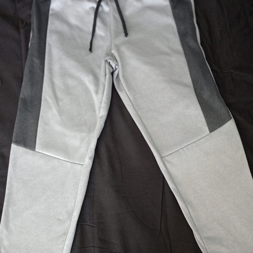 Jogging pants - Picture 4 of 10